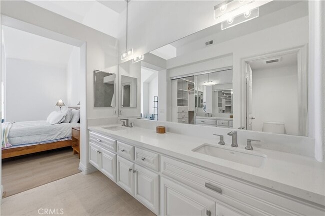 Building Photo - 35 Costa Brava