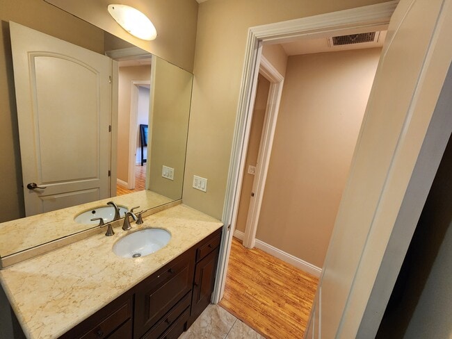 Building Photo - 11131 Sunshine Ter