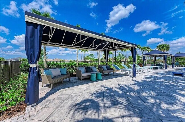 Building Photo - 15459 Santa Pola Dr