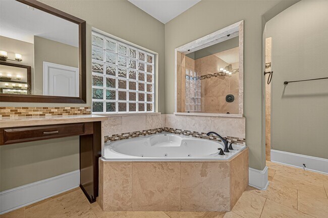 Building Photo - 8338 Sedona Ridge Dr