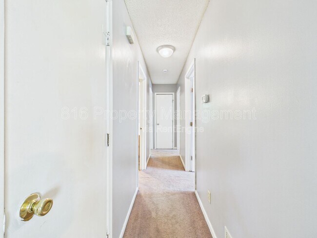 Building Photo - 7115 Bales Ave