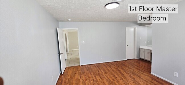 Building Photo - 4827 Cypressdale Dr