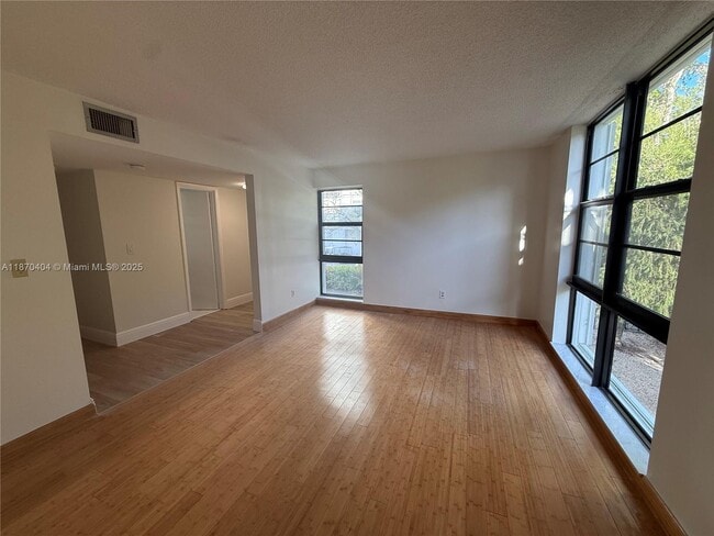 Building Photo - 100 Ocean Ln Dr