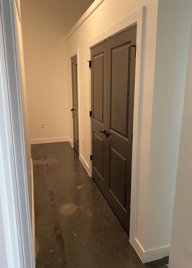 Building Photo - Peanut Crossing - 410 Wellons St