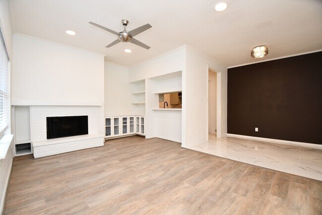 Building Photo - 720 Bering Dr