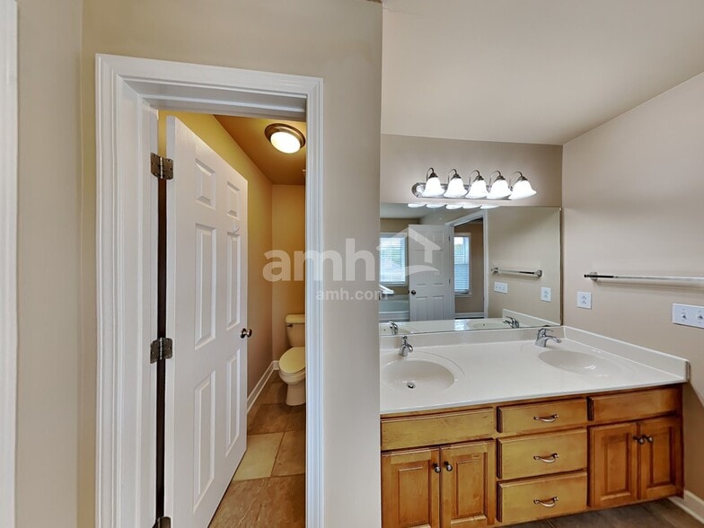 Building Photo - 2017 Keene Cir