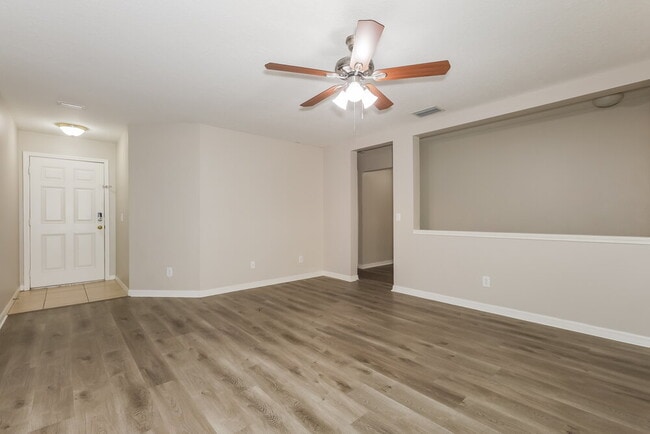 Building Photo - 11019 Golden Silence Dr