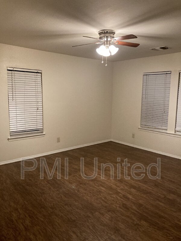 Building Photo - 417 N Bradshaw St