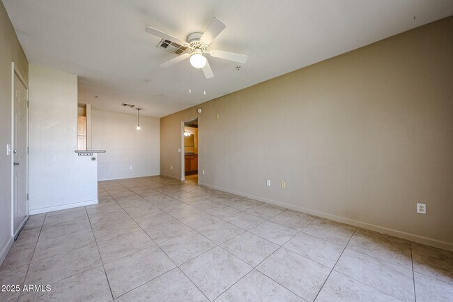 Building Photo - 1295 N Ash St