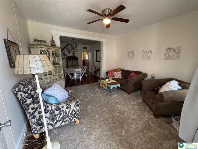 Building Photo - 2248 Birch St