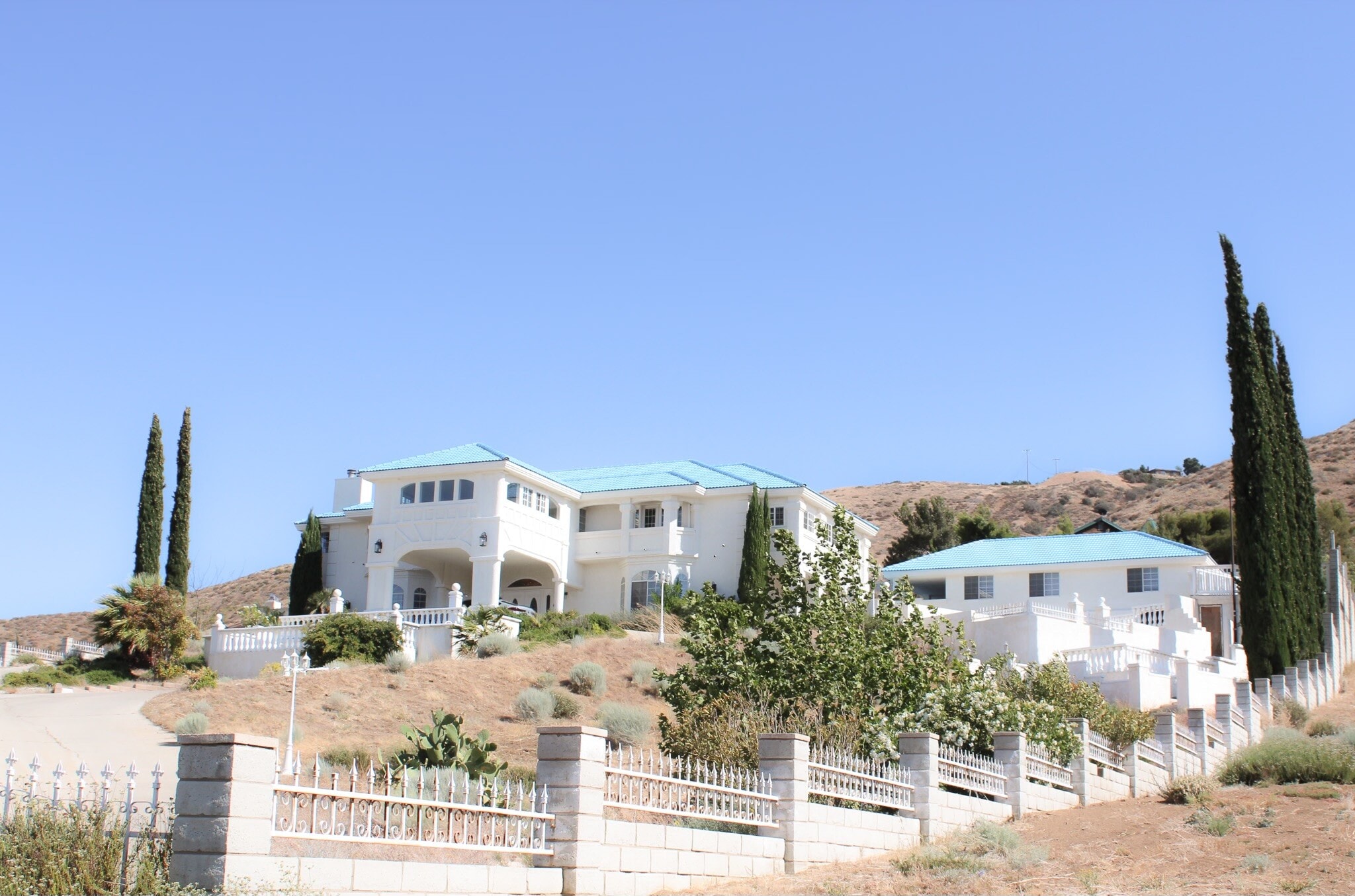 Building Photo - 238 Lakeview Dr