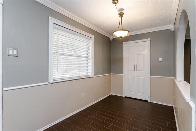 Building Photo - 2517 Rosewood Dr