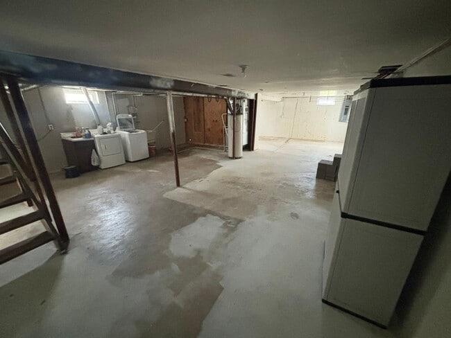 Building Photo - Columbine Ave