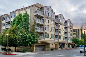 Building Photo - Courtyard Off Main