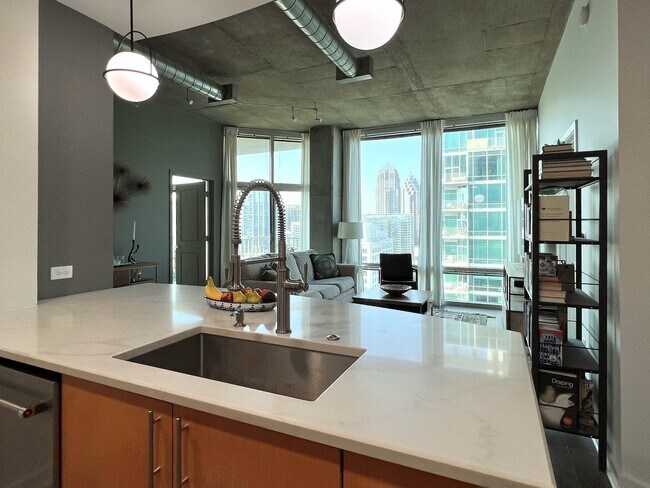 Building Photo - 923 Peachtree St NE