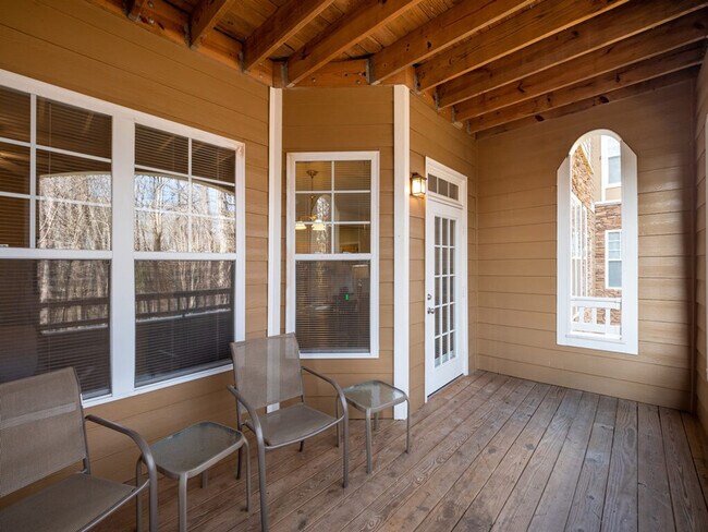 Building Photo - 2200 Piney Plains Rd