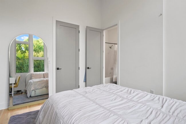 Building Photo - 2347 Hosea L Williams Dr NE