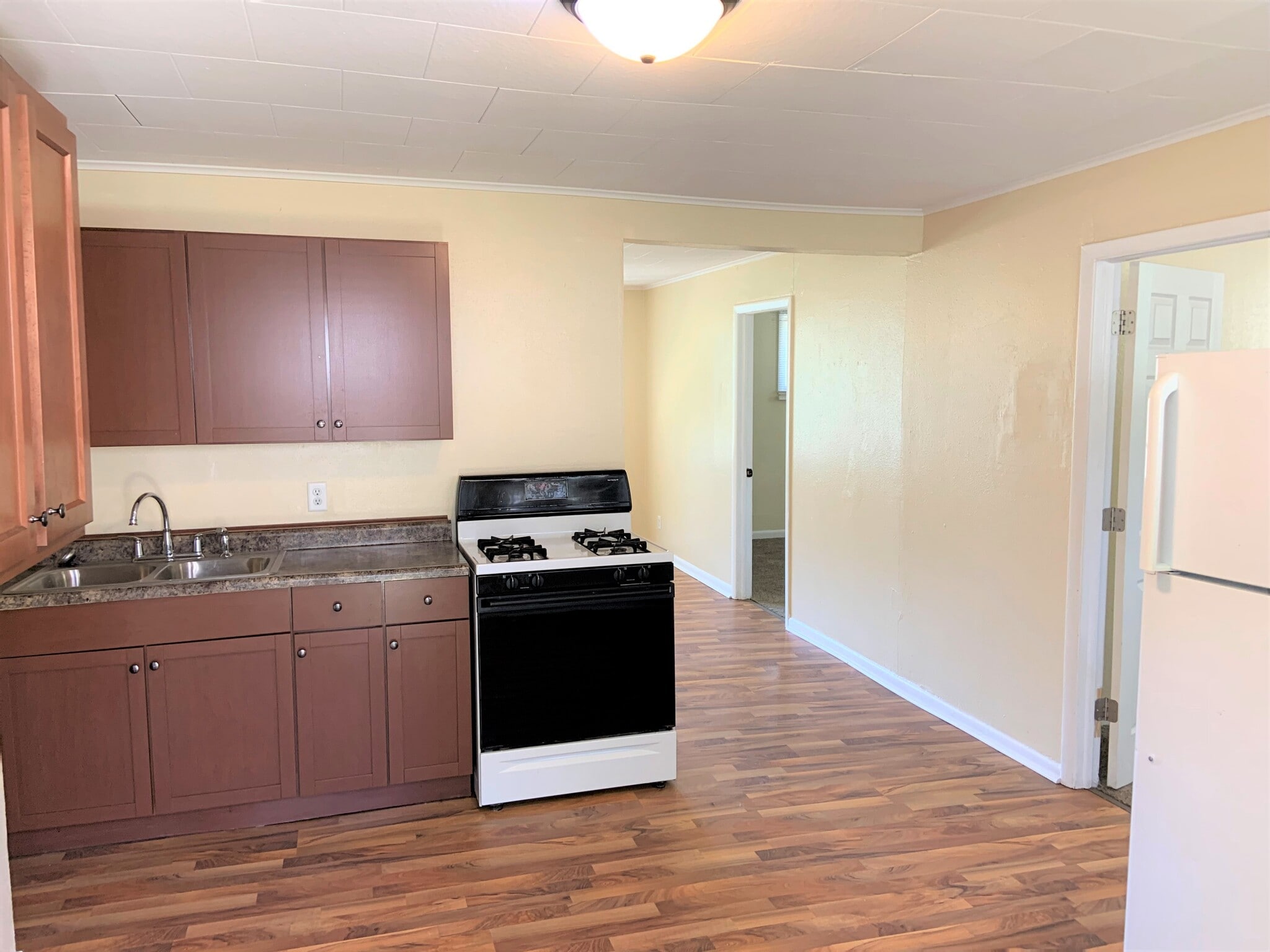 Building Photo - 29819 Meadow Dr