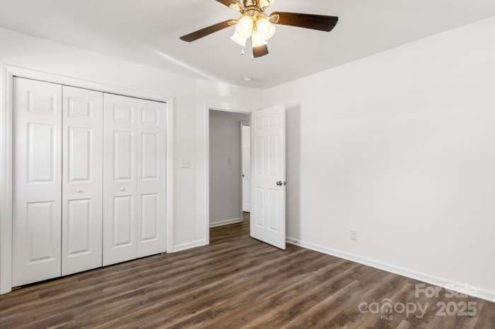 Building Photo - 5116 Carriage Dr Cir