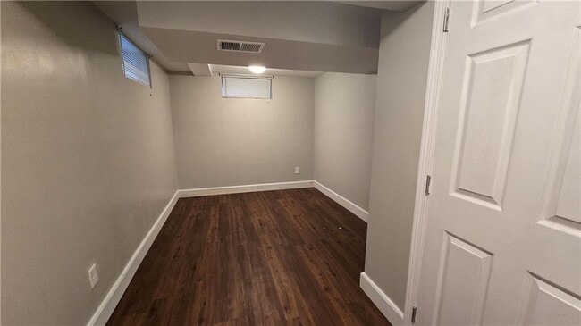 Building Photo - 7 Eliza St