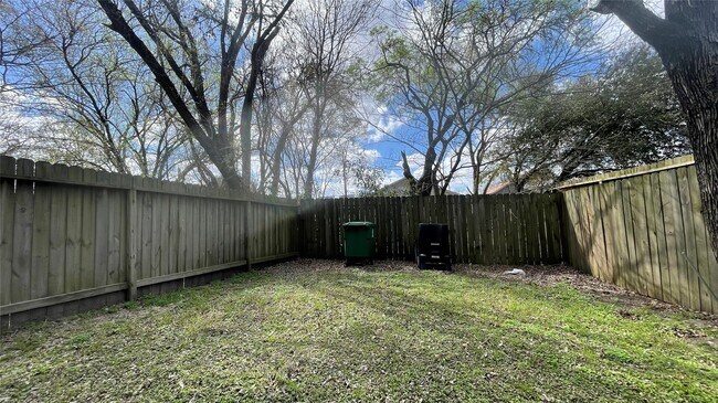 Building Photo - 4510 Mayflower St