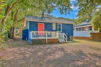 Building Photo - Charming Renovated Home with Modern Featur...