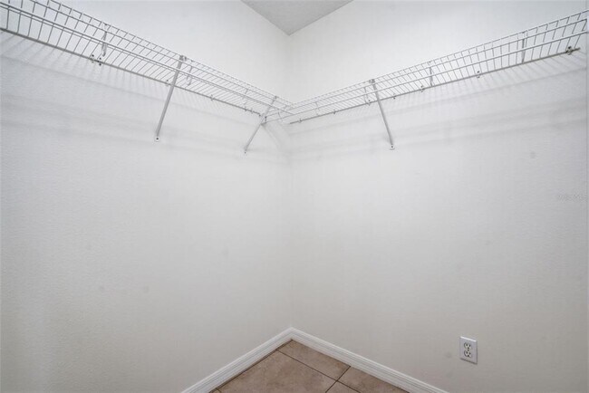 Building Photo - 10604 Lakeside Vista Dr