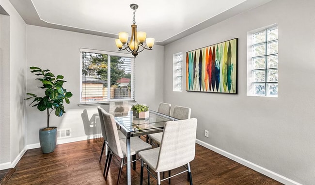 Building Photo - 3210 Kearney St