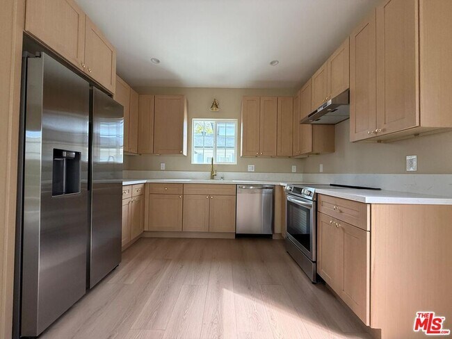 Building Photo - 20748 Stagg St