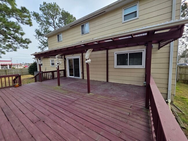 Building Photo - Carolanne Farms