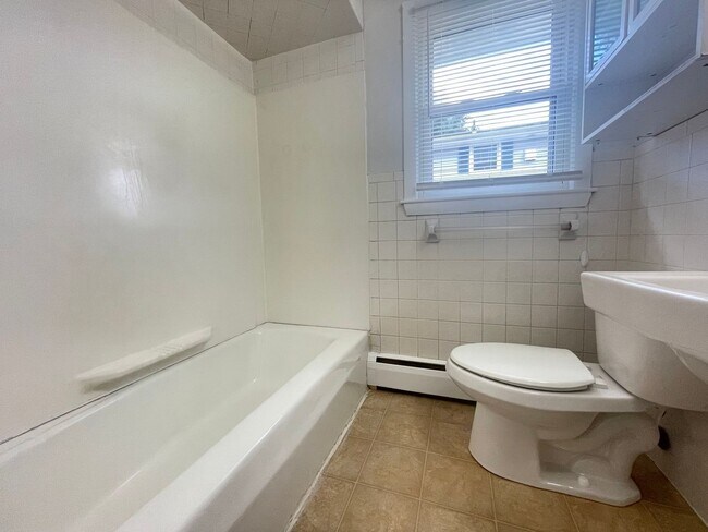 Building Photo - 457 Merrimack St