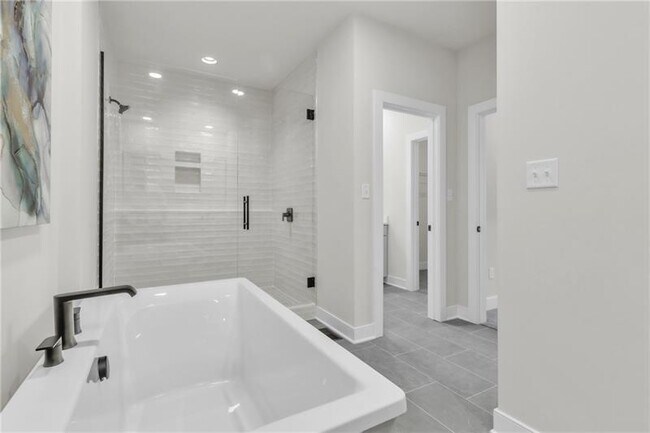 Building Photo - 509 High Cres Rd