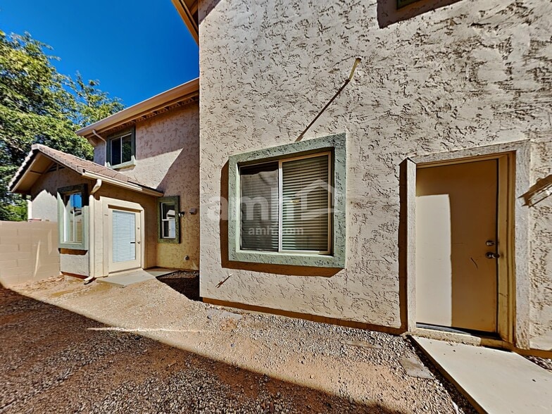 Building Photo - 10131 E Isleta Ave