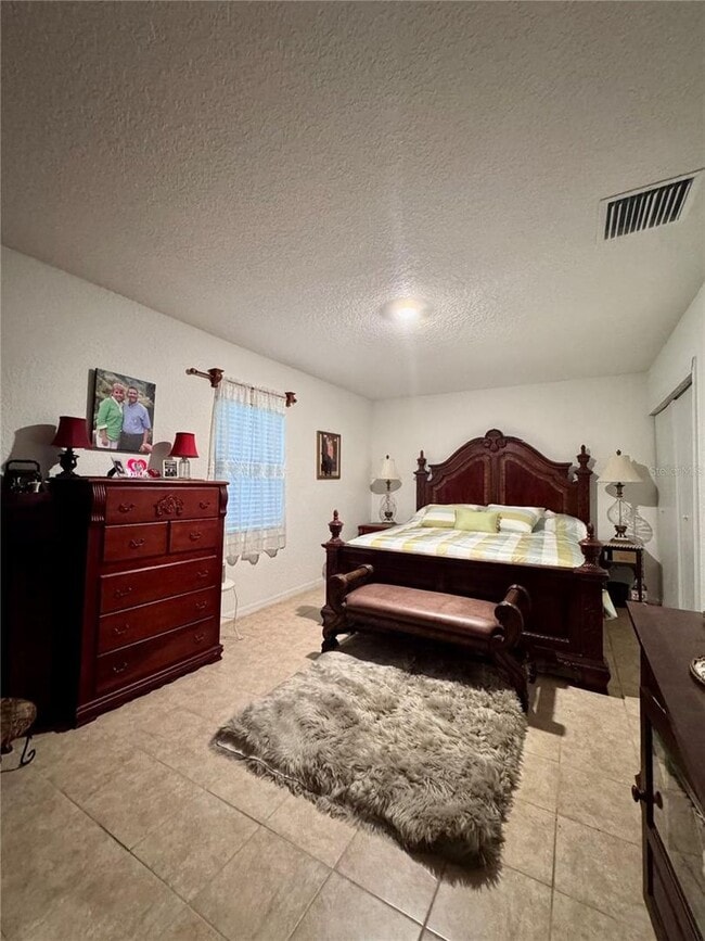 Building Photo - 6Bed 3 bath ...  MOTHER/DAUGHTER BEAUTIFUL HOUSE IN DOWNTOWN KISSIMMEE!!!