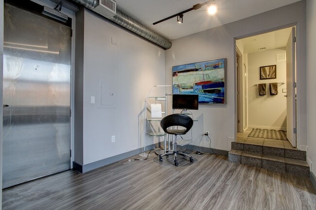 Building Photo - Heart of Old Town!!  Lofted Furnished Rental.  2 Parking Spots. Modern Living Resort!!  Front doo...