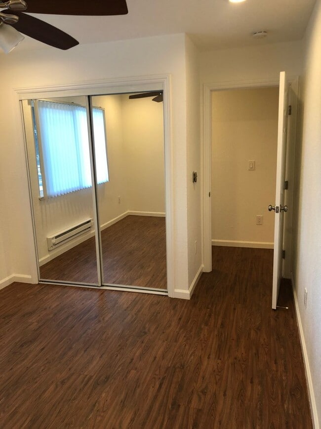 Building Photo - Cozy 1 bedroom ground floor apartment