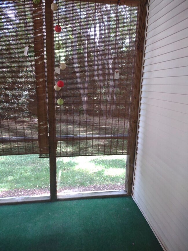Building Photo - Lovely 3 Bedroom House | Great Location!