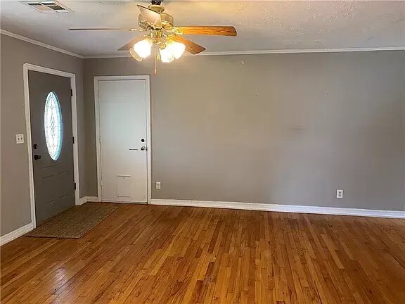 Living room - 209 W Haddock St