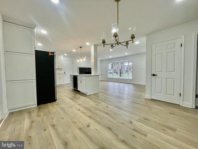 Building Photo - 313 Windsor Ct