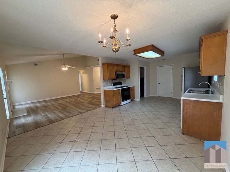 Building Photo - 414 Saddle Shoal Trl