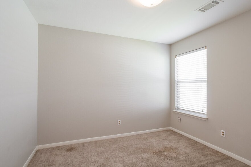 Building Photo - 4719 San Antonio River Dr