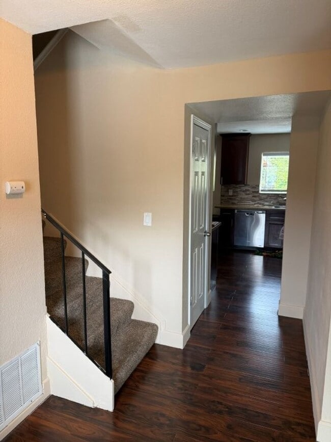 Building Photo - Unique 5 Bedroom 2 Story w/ Solar Suisun *...