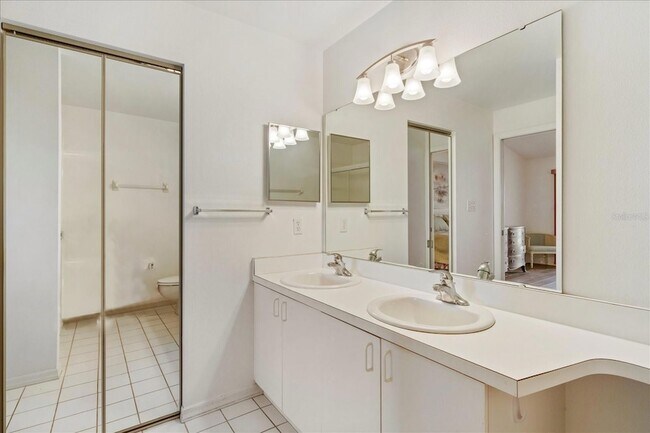 Building Photo - 841 Waterside Dr