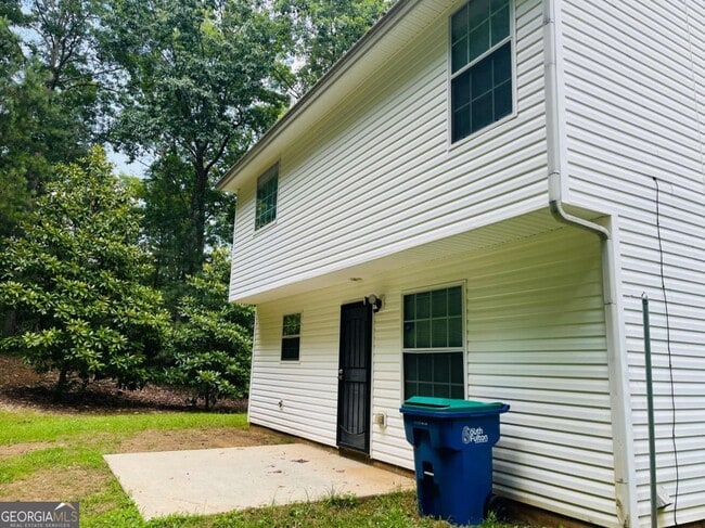 Building Photo - 690 Escalade Dr