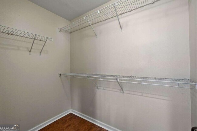 Building Photo - 6425 White Walnut Way