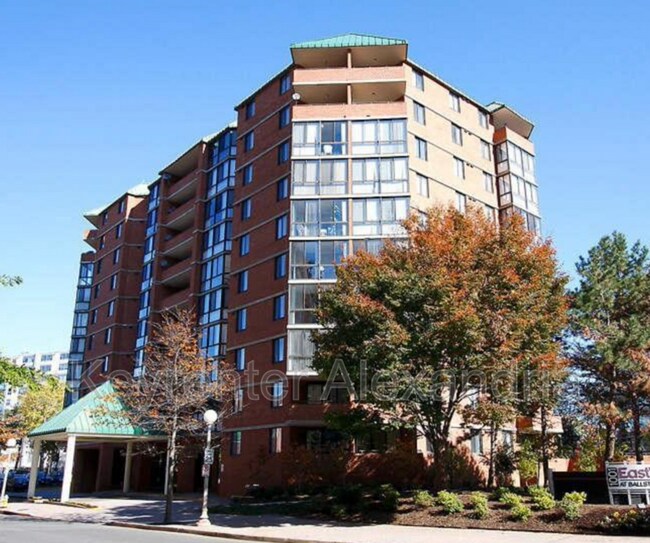 Building Photo - 1001 N Randolph St