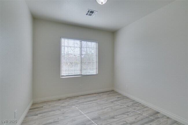 Building Photo - 778 Easter Lily Pl