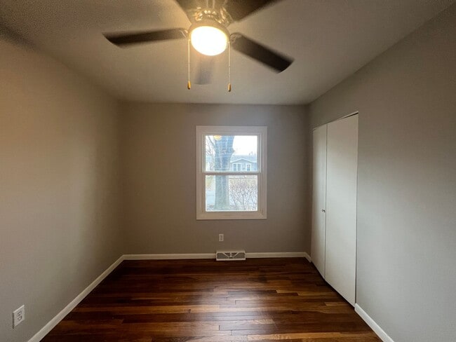 Building Photo - COMING SOON! 3 BEDROOM HOME!!