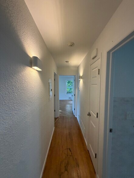 Building Photo - 1214 Robert St