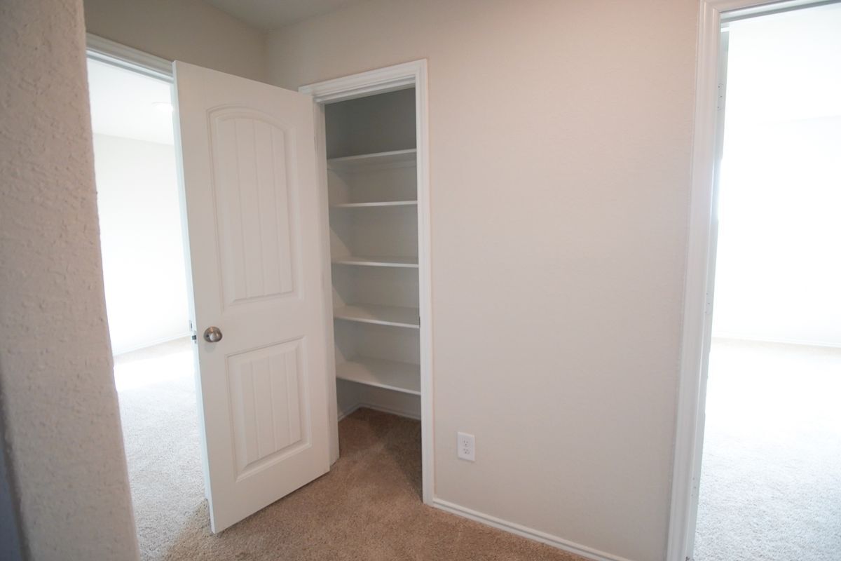 Building Photo - 472 Desert Willow